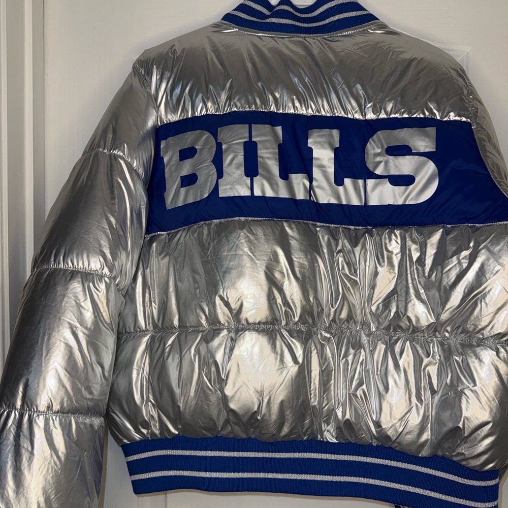 Silver and Blue BUFFALO BILLS Large Women’s Puffer Jacket